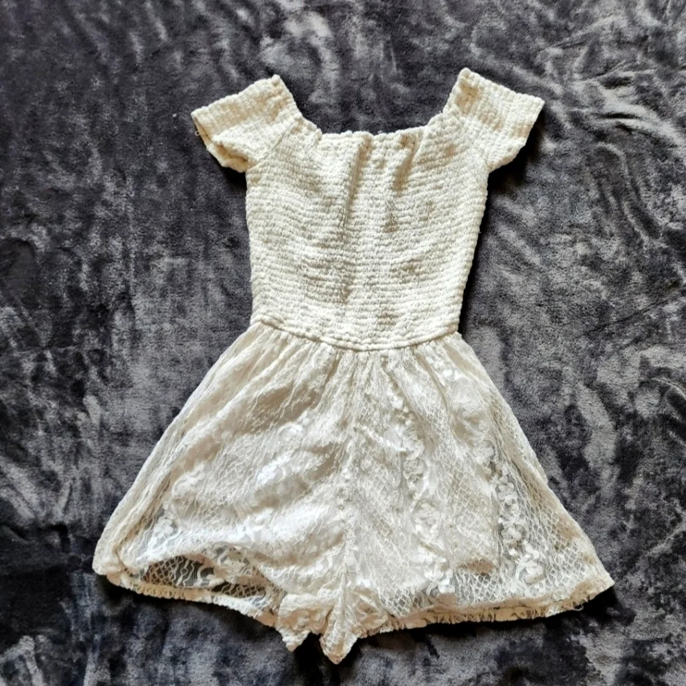 WOMEN'S Gorgeous Laced Romper Hollister California size S
